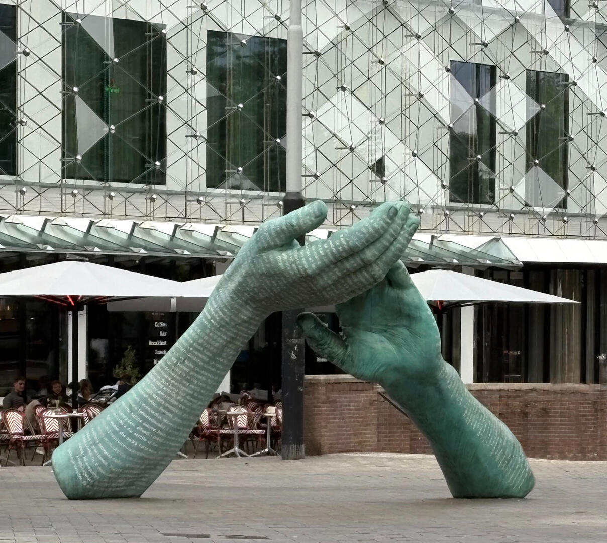 dam hands
